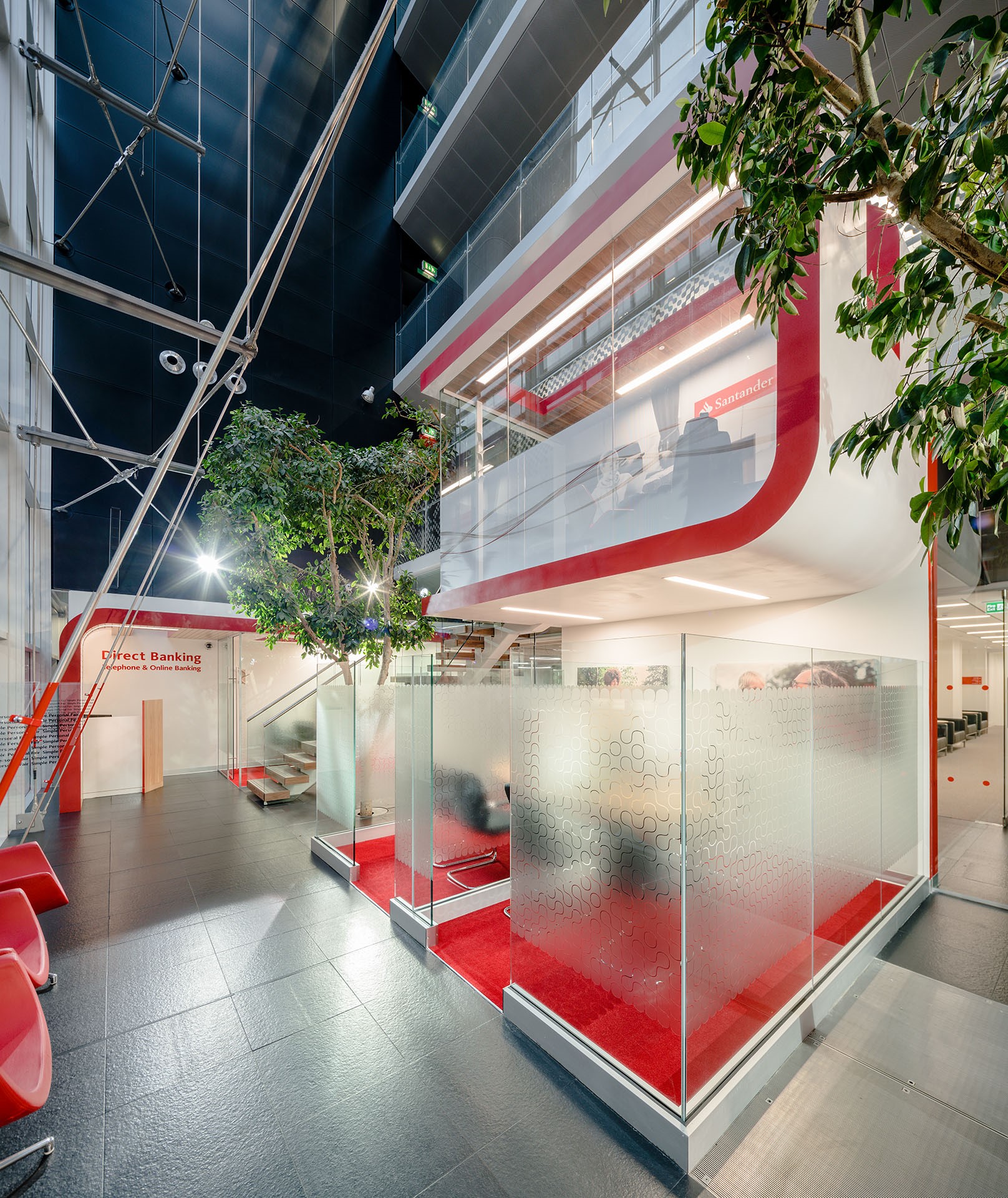 Santander Uk Capitalises On The Sophistication Of Corian For Its New London Corian Solid Surfaces Corian Santander Uk Capitalises On The Sophistication Of Corian For Its New London Corian Solid Surfaces Corian